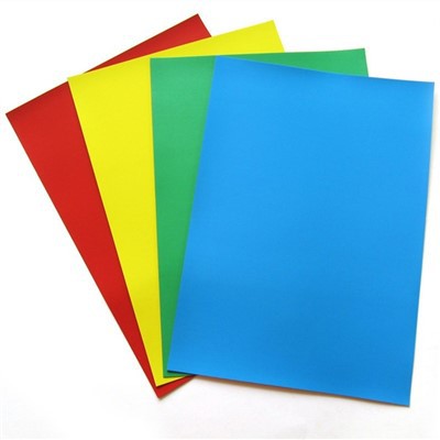 Gumijas magnētiskā krāsa aizmugurē lipīga magnētiskā loksne